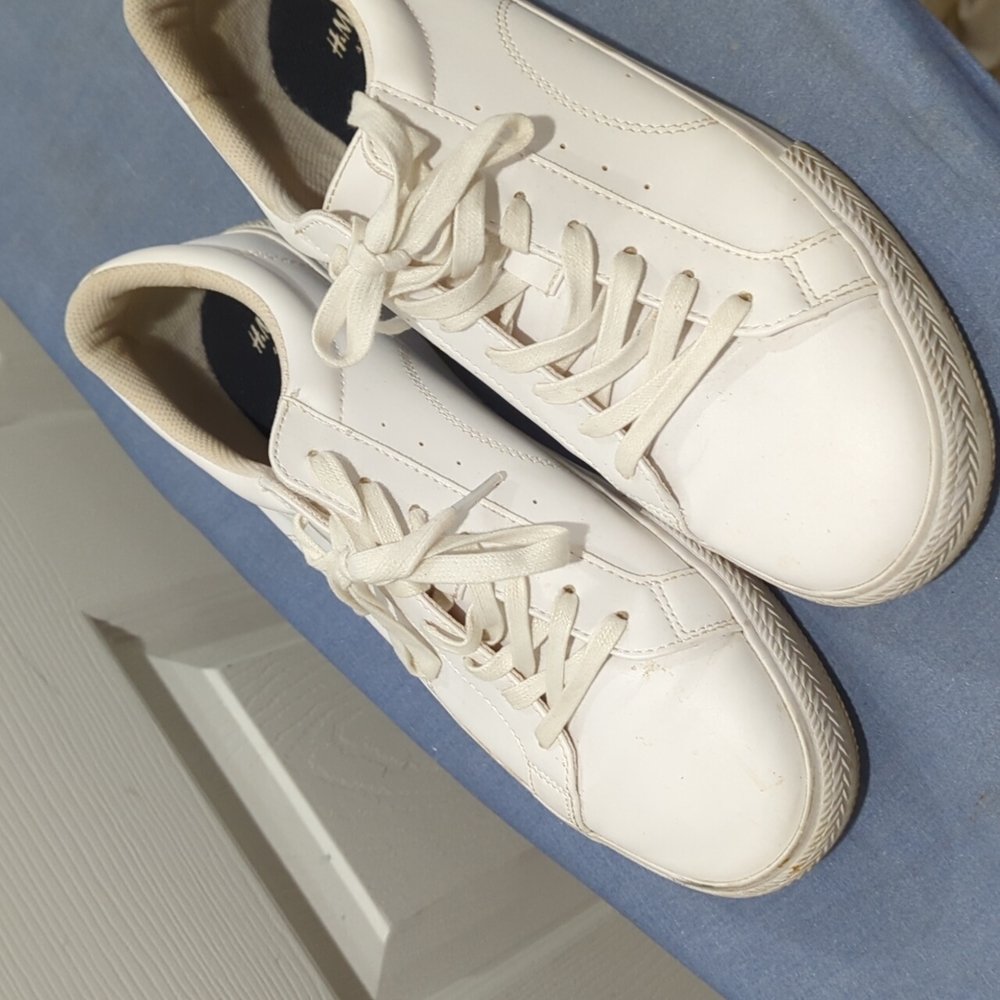 Casual footwear